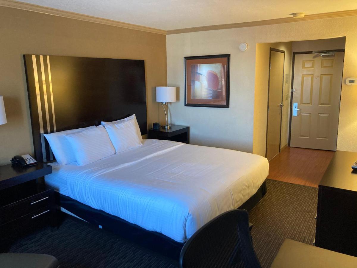 La Quinta By Wyndham Davis Hotel Eksteriør billede